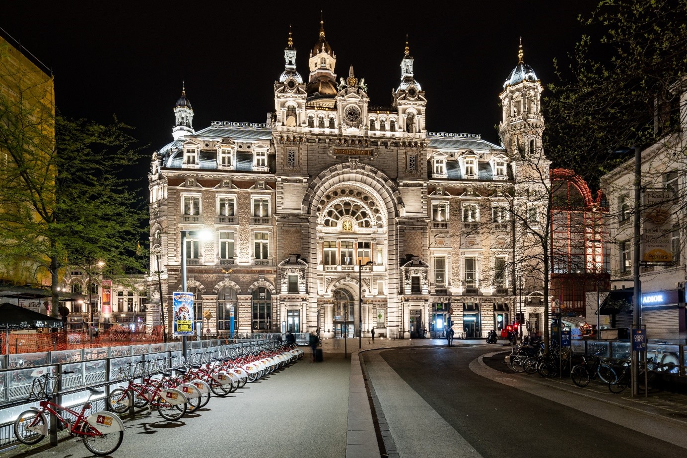 ©LUCID-Keyserlei-Night-image-of-the-Central-Station-City-of-Antwerp